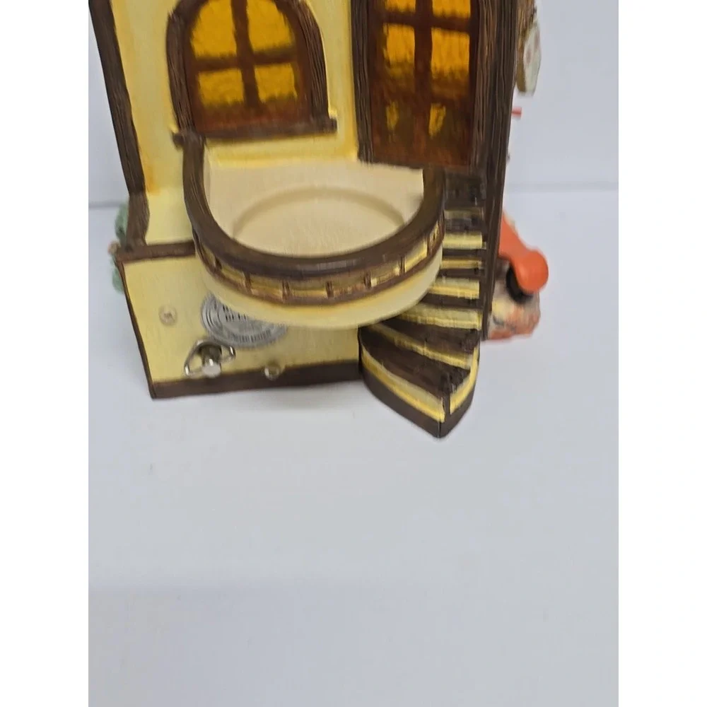 Hummel opened box